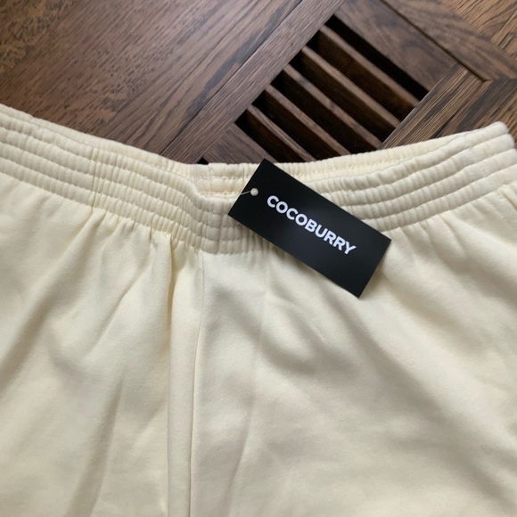 COCOBURRY Women’s Jogging Athletic Soft Shorts Comfy Ivory BRAND NEW Size Medium - Picture 3 of 6